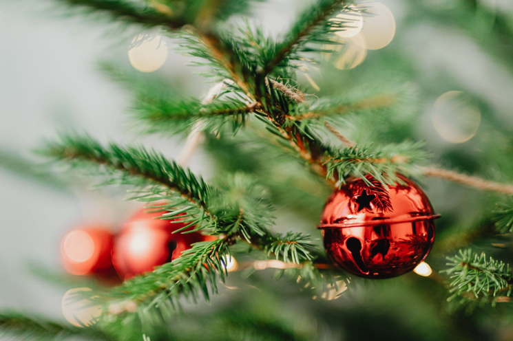 Decorate with Love: Create a Tree Skirt for the Holidays